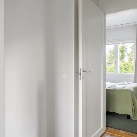 Two Bedroom Townhouse With Sauna And Private Garden Appartamento