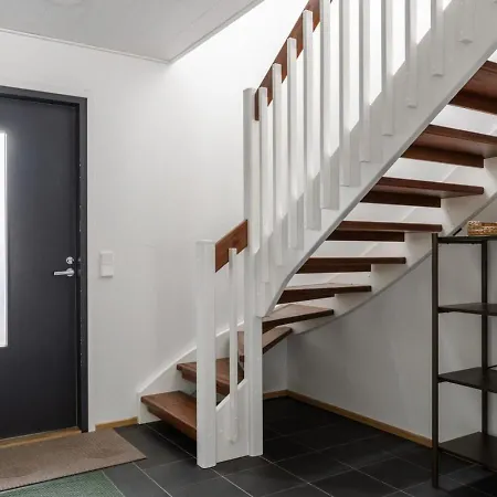 Two Bedroom Townhouse With Sauna And Private Garden Appartamento